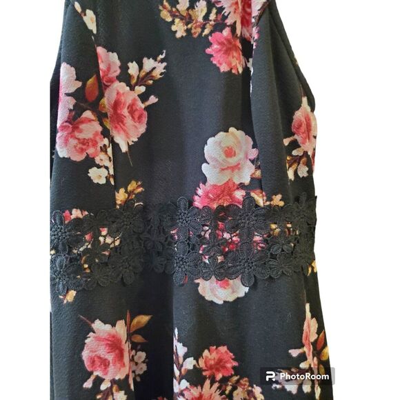 NWOT NO BOUNDARIES PINK/BLACK FLORAL SMALL HALTER NECK SLEEVELESS DRESS - Picture 2 of 4